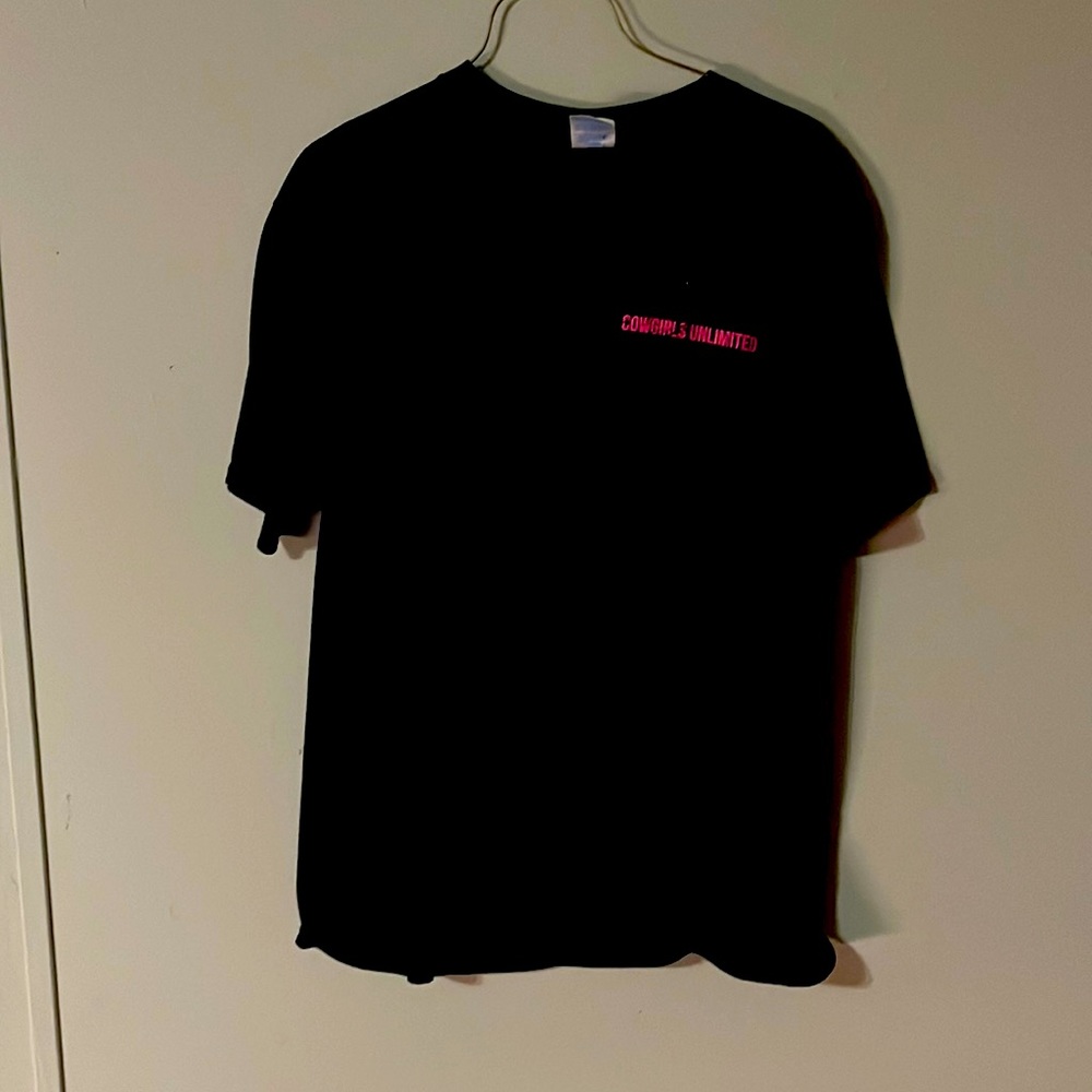Black cowgirls unlimited shirt size M